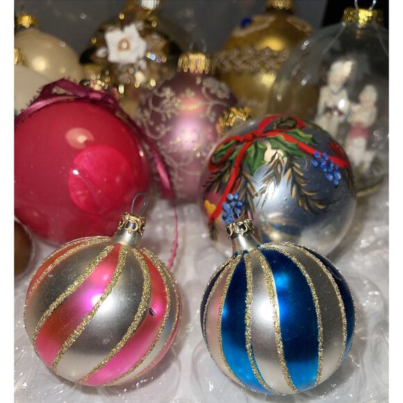 Vintage Stunning Embellished Hand painted Blown Glass Christmas Ornaments #30 - Picture 6 of 12